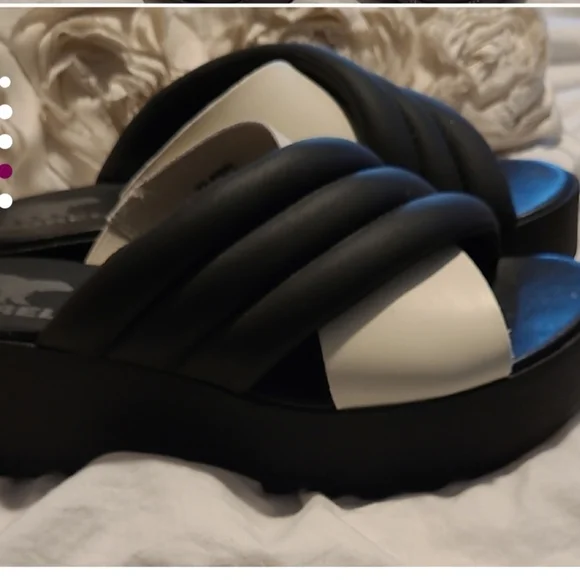 Rare Sorel Womens Cameron Platfom Puff Mule Black & White - Picture 9 of 9